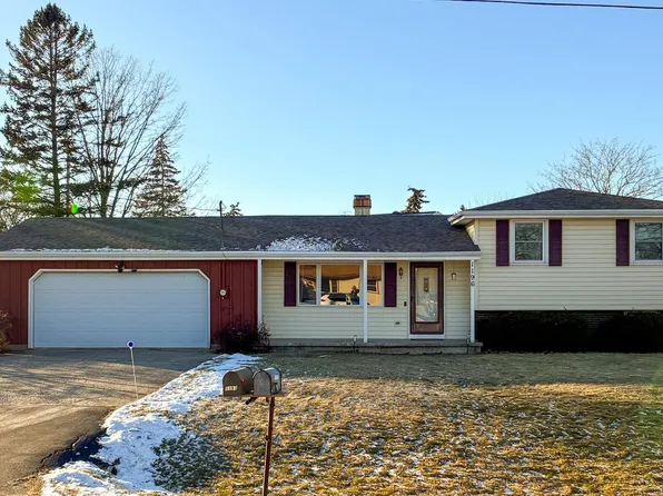 1196 Loretta Ave, Menasha, WI 54952