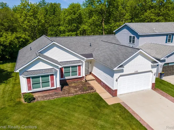 3193 Orchard View Ct, Auburn Hills, MI 48326