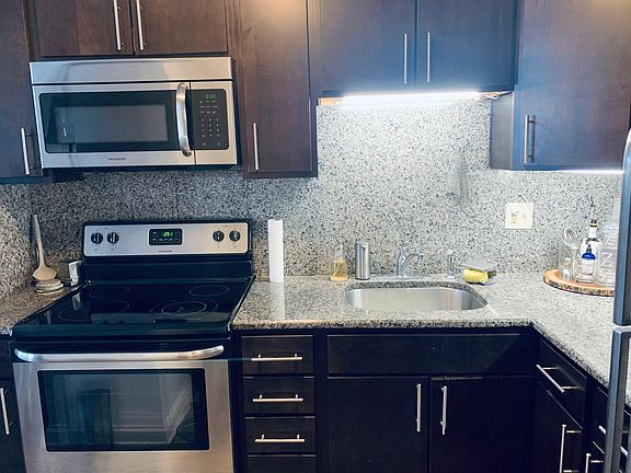 3rd image of 5100 N Marine Dr APT 12C