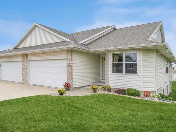 6704 Waterview Dr SW, Cedar Rapids, IA 52404