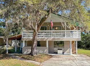 331 Lanesville Dr, Apalachicola, FL 32320