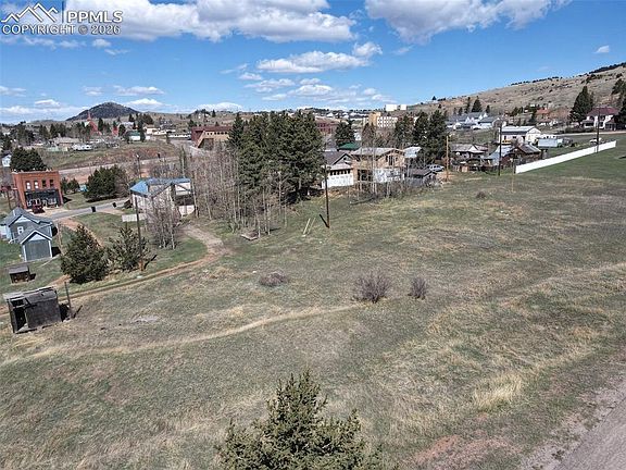 2nd image of Aspen St