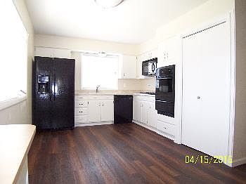 5th image of 1122 Iowa St