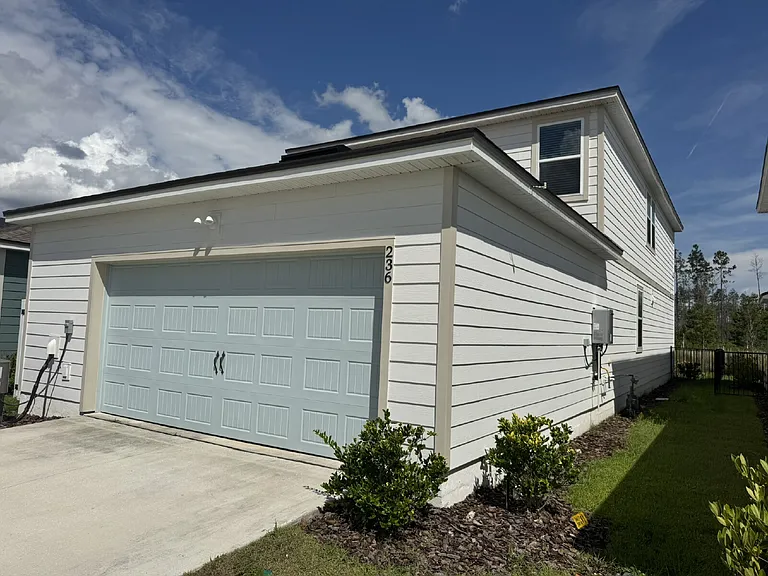 236 Hawthorn Park Cir — Photo 2