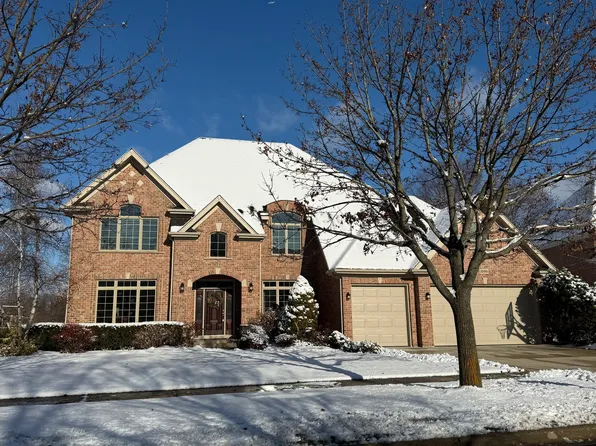 2099 Laurel Valley Dr, Vernon Hills, IL 60061