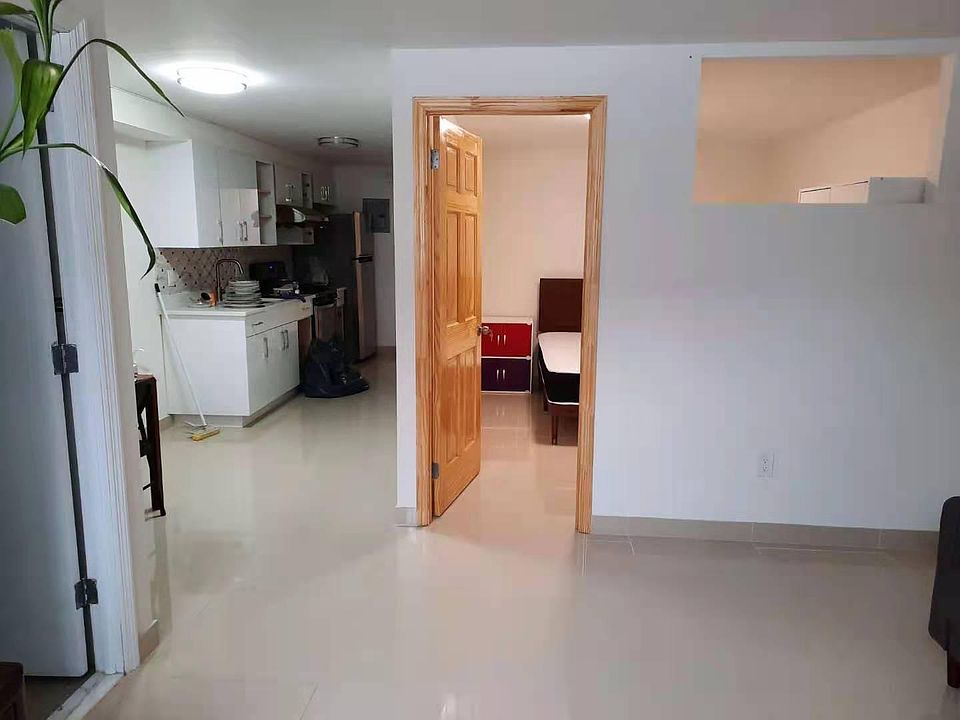 2nd image of 2168 E 24th St Floor 1