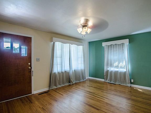 3rd image of 49 Oxford Ave
