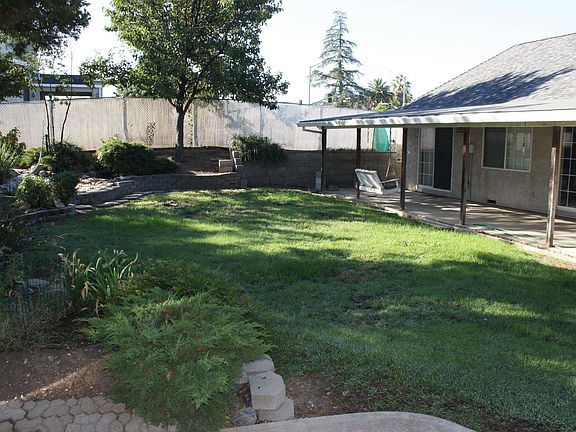 5th image of 691 Marguerite Ave