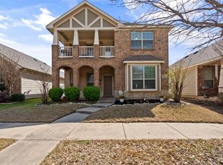 936 King George Ln, Aubrey, TX 76227