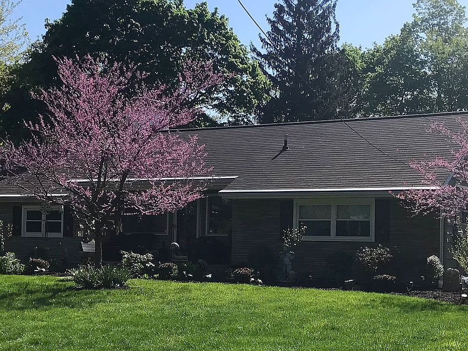 2nd image of 10 Preston Dr