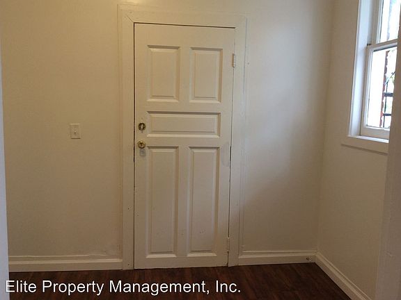 3rd image of 702 W King St APT 2