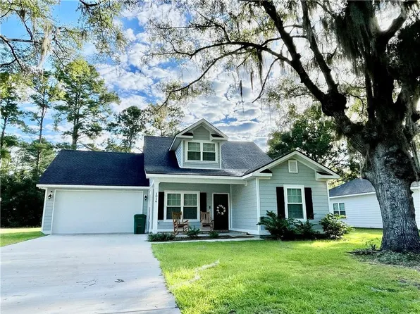 1016 Pine St, Darien, GA 31305