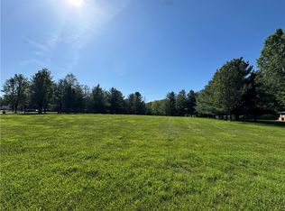 6018 Forest Hills Dr, Charleston, IL 61920