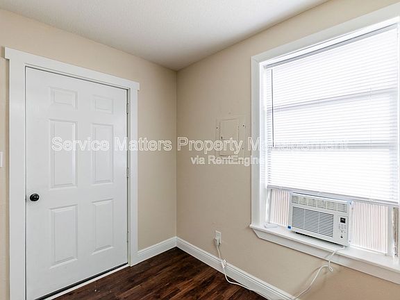 4th image of 1106 Martin Luther King Dr