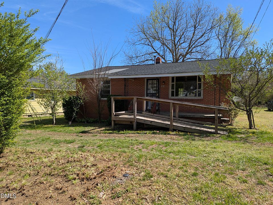 1st image of 214 E Persimmon St
