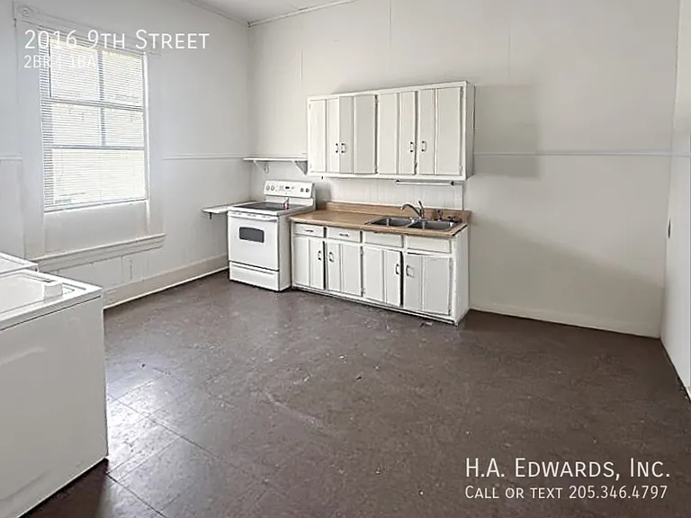 2016 9th St — Photo 5