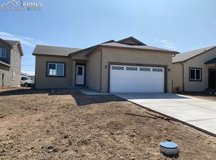 5224 Crested Hl, Pueblo, CO 81008