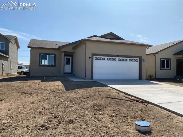 5224 Crested Hl, Pueblo, CO 81008