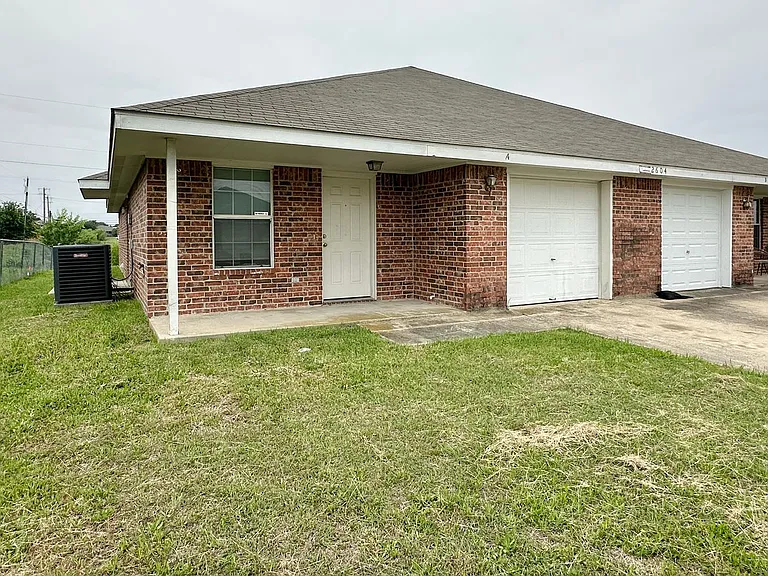 2604 Alma Dr — Photo 2