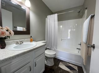 916 E Inskip Dr #15, Knoxville, TN 37912
