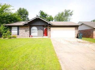 924 N Moccasin St, Sapulpa, OK 74066