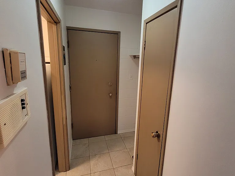 7607 4a St SW #205 — Photo 5