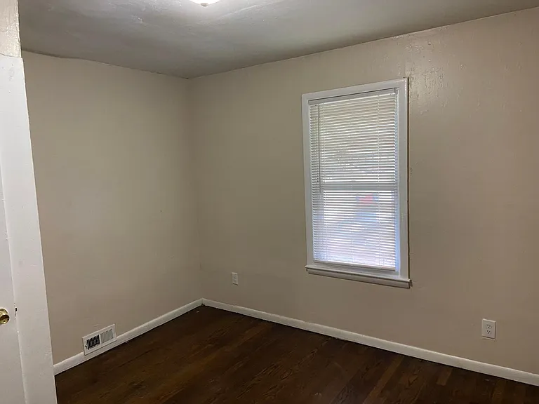 5309 Michigan Ave — Photo 18