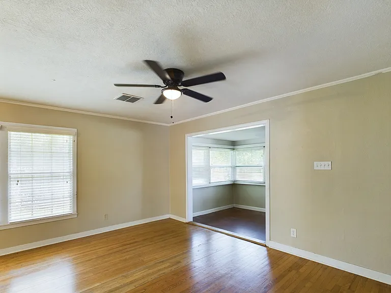 305 Bolton Ave — Photo 14
