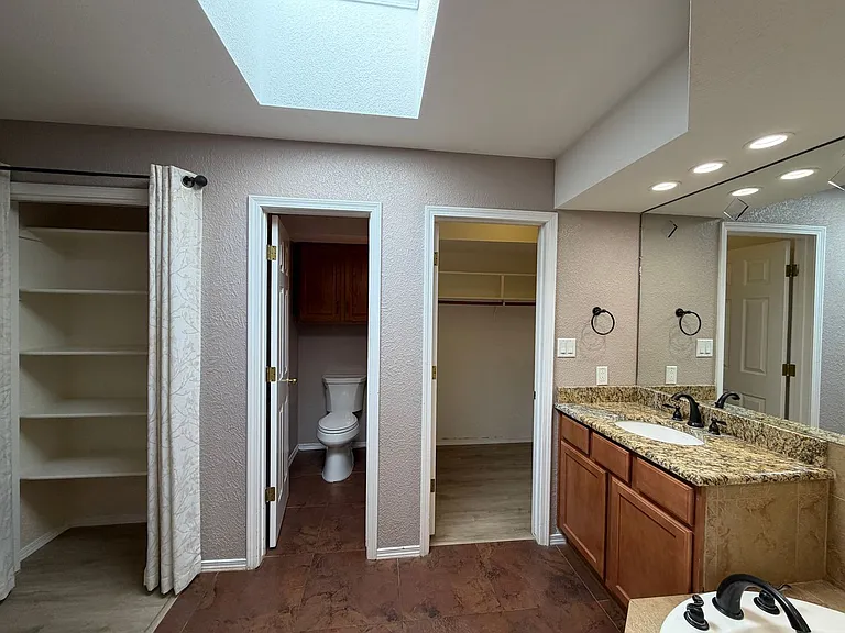 7924 Woodridge Dr NE — Photo 19