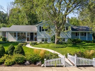1462 Ambleside Dr, Deerfield, IL