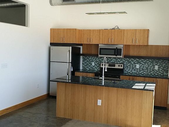 3rd image of 900 Terminal Pl APT 224