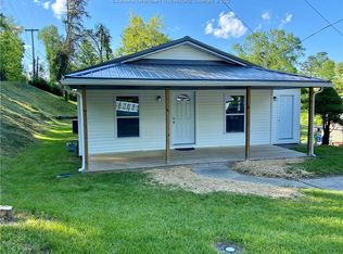 1 Wilarose Dr, Hurricane, WV 25526