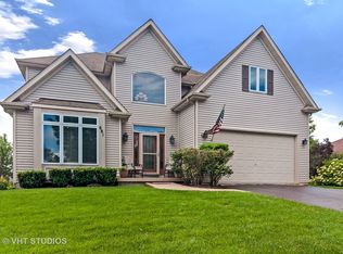 681 Westlake Dr, Elburn, IL 60119