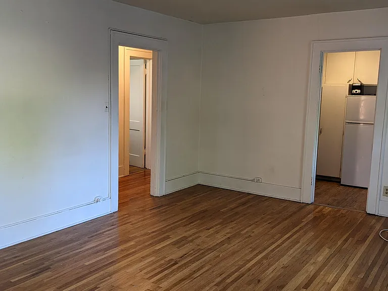 200 East Laurel Street - 11 — Photo 10