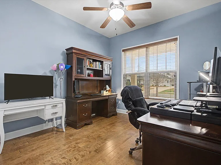 3078 Dickinson Dr — Photo 37