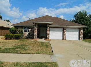 5609 Eagle Trace Dr, Arlington, TX 76018
