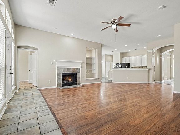 2nd image of 3604 Magnolia Cir