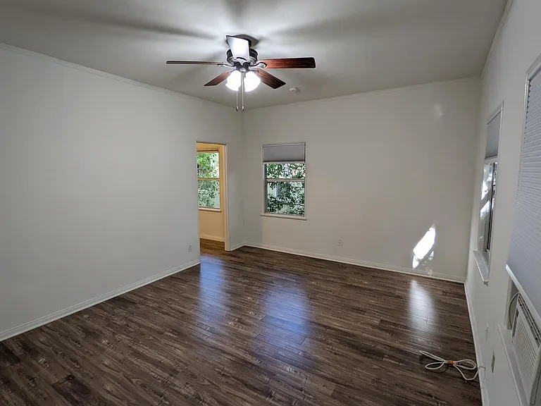 208 N La Peer Dr #7 — Photo 14