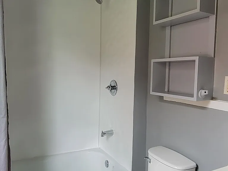 532 Riehl St — Photo 4