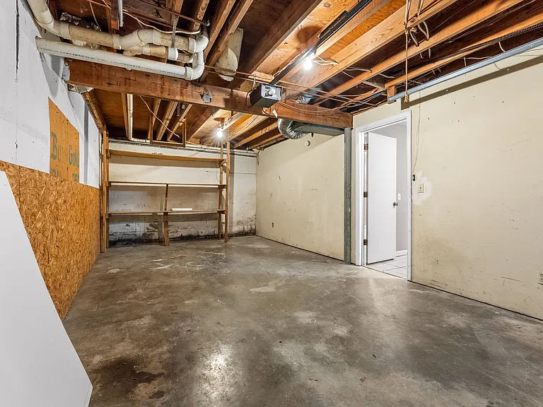 7166 Holland Ln — Photo 30