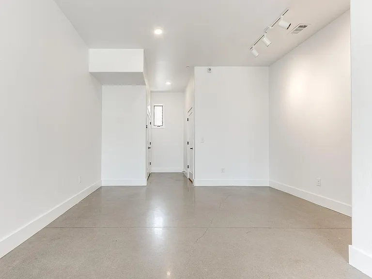 1705 Wheeler St — Photo 4