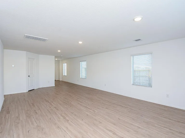 18987 Panzini Dr — Photo 6