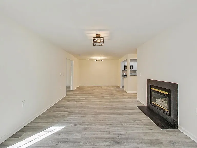 15300 Diamond Cove Ter #4 — Photo 10