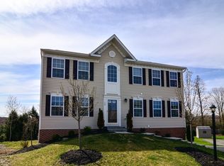 120 Oakwood Ln, Imperial, PA 15126