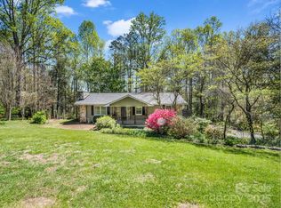145 Quail Ridge Rd, Mills River, NC 28759