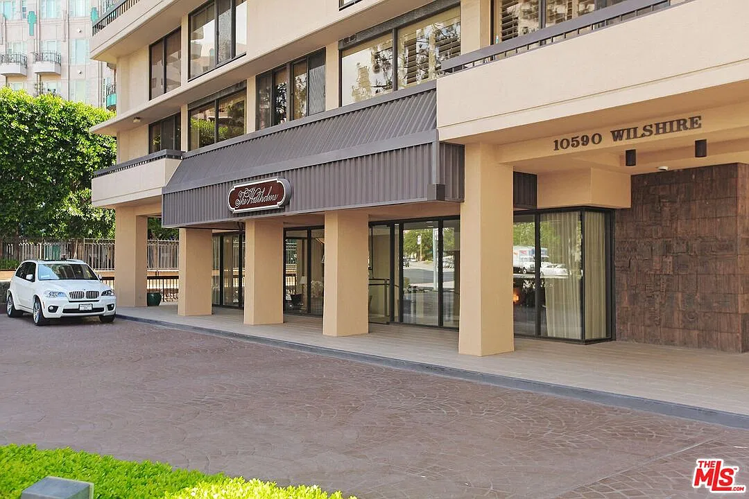 2 bed, 2.0 bath, 1312 sqft, $5,400 — Photo 1