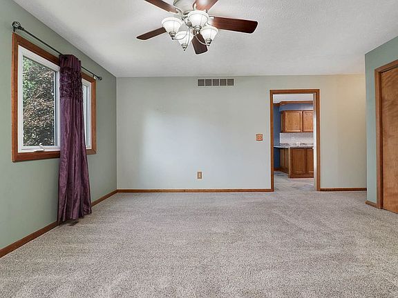 5th image of 105 Buttercup Way