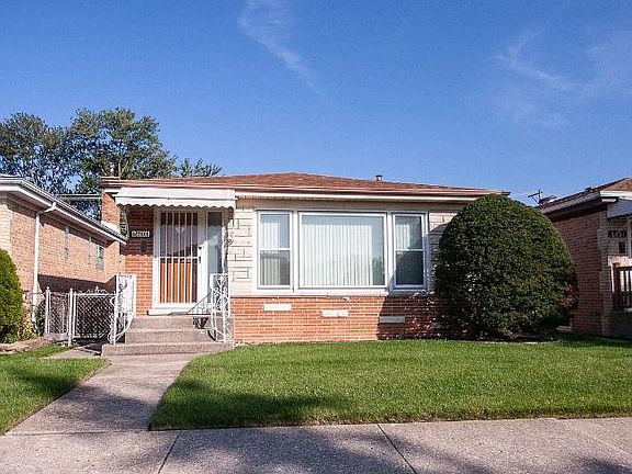 4th image of 5701 N Oketo Ave