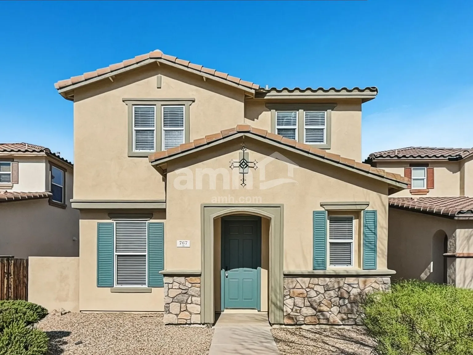3 bed, 2.5 bath, 1817 sqft, $1,955 — Photo 1