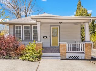 617 N Main St, Thiensville, WI 53092
